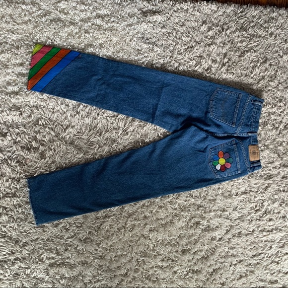 Hand painted flower jeans - Picture 3 of 5